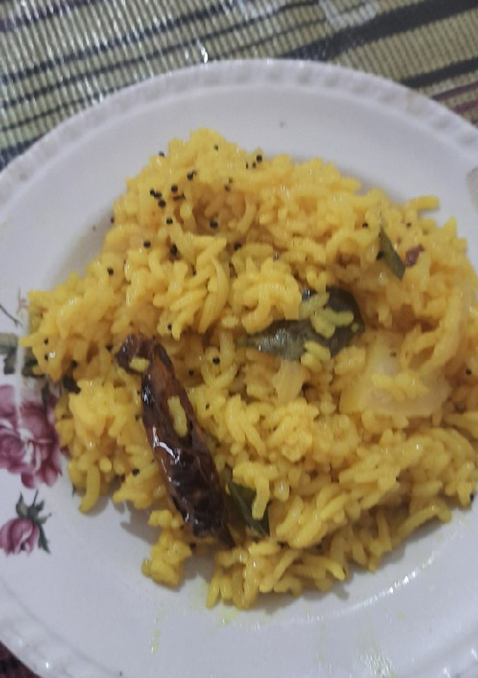 કચ્છી ખારી ભાત (Kutchi Khari Bhat Recipe In Gujarati) રેસીપી મુખ્ય ફોટો