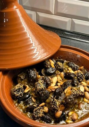 Une photo de Tajine agneau et pruneaux 🇲🇦