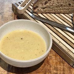 A picture of Cerlariac & Apple Soup.