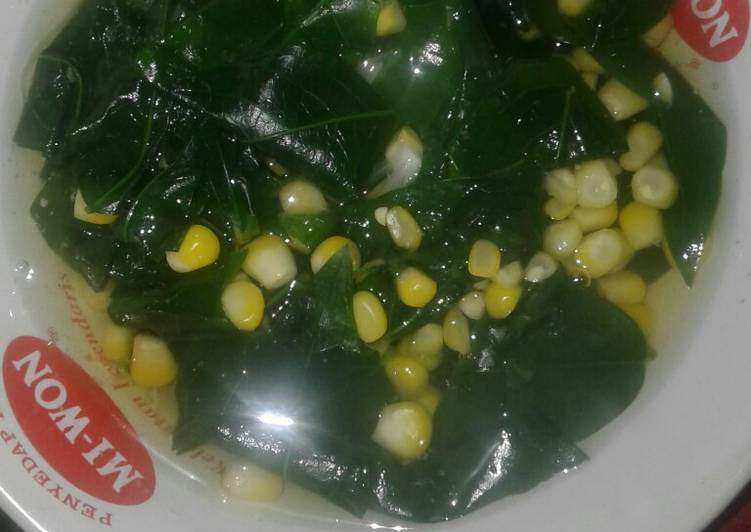 Sayur bening katuk jagung