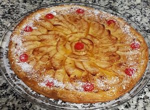 Foto principal de Tarta de manzana con crema flanín y hojaldre