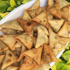 A picture of Chicken Samosa.