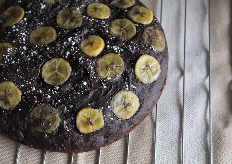 Bizcocho vegano de chocolate y plátano