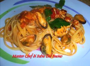 Foto di Linguine con Cozze, Vongole e Pomodorini Freschi