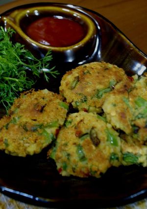 A picture of Chickpeas Cutlets with Mixed Peppers & mild spices.