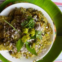 A picture of Lauki and green chana Bhaji.
