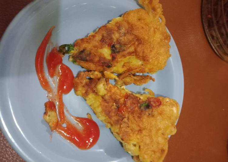 Langkah Mudah untuk Menyiapkan Omelet mie instan yang Menggugah Selera