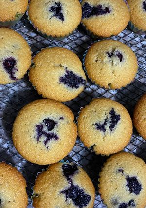 Una foto de Mini muffins de arándanos