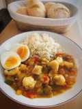 Noodles con rape y salsa de curry Korma, sin nata ni leche de coco