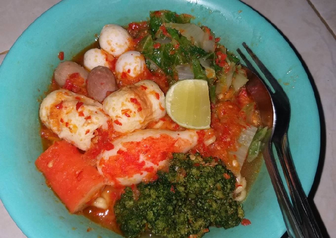Mie Pedas Kuah Tomyam
