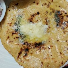 A picture of Sada Paratha.