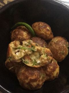 A picture of Moong dal appe.