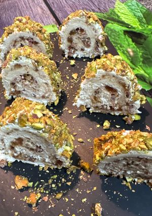 Una foto de Rollitos de Pan de Molde con Bacon y Dátiles