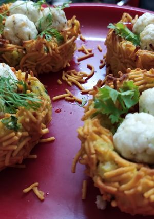 A picture of Paneer egg aalu nest.