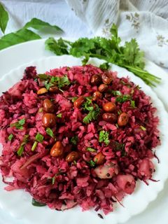 बीटरूट पोहा (beetroot poha recipe in Hindi) रेसिपी मुख्य फोटो