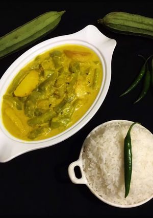 A picture of Dudh Jhinge / Milky Ridge Gourd.