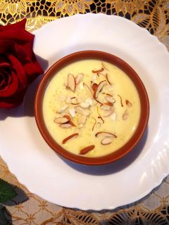 केसरिया चावल की खीर (Kasariya chawal ki kheer recipe in Hindi) रेसिपी मुख्य फोटो