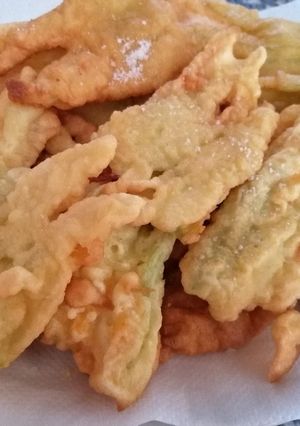 Foto di Fiori di zucchina in pastella di riso