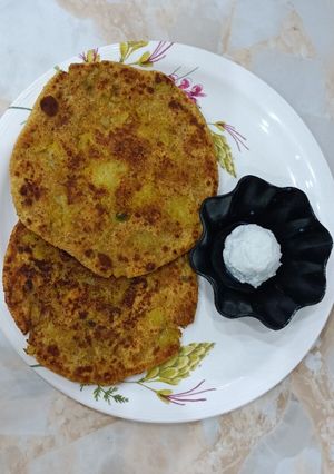 A picture of White Butter Potato Stuffed Paratha.