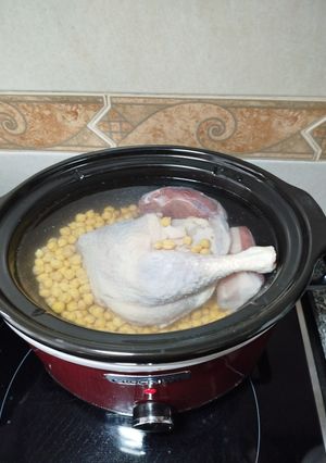 Una foto de Garbanzos de puchero en olla lenta