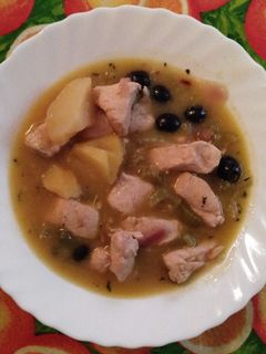 Una foto de Pollo guisado con piñones