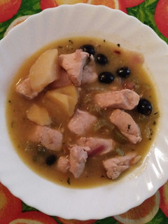 Una foto de Pollo guisado con piñones