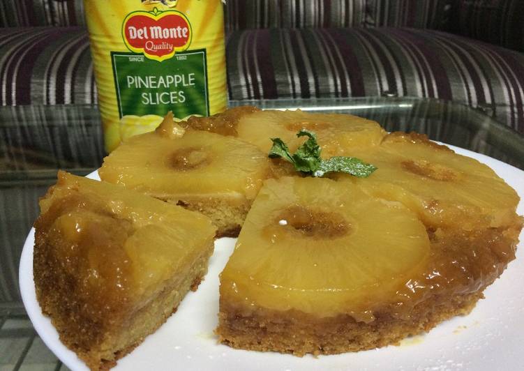 Pineapple upside down cake