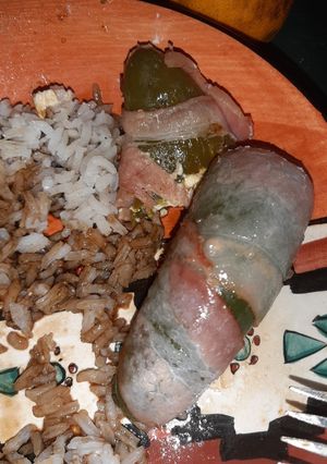Una foto de Chiles jalapeños rellenos de queso