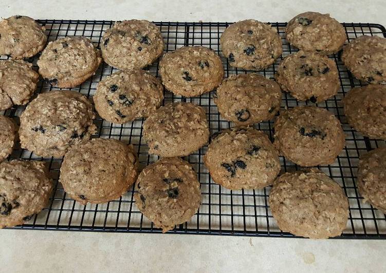 Simple Way to Make Speedy Tbo Oatmeal Blueberry Cookies