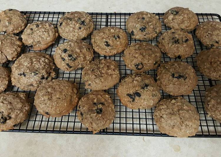 Recipe of Award-winning Trumbo Oatmeal Blueberry Cookies