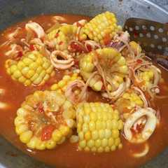 A picture of Cumi jagung saus padang.