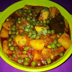 A picture of Matar aalo ki sabji.