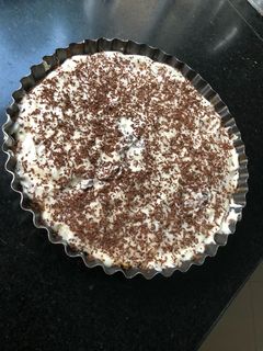 Una foto de Torta bomba!! Banana, dulce de leche, crema y chocolate🤤