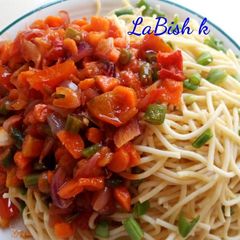 A picture of Pasta with simple sauce.