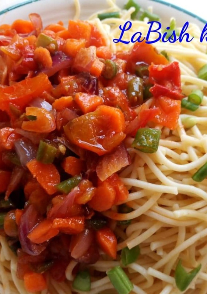 A picture of Pasta with simple sauce.
