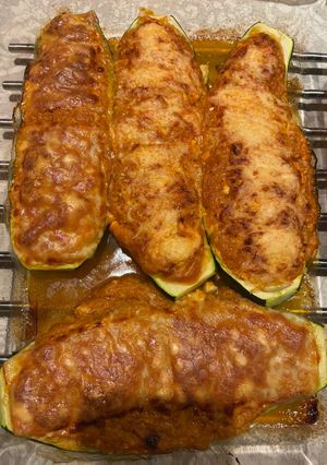Una foto de Calabacines rellenos de atún y huevo