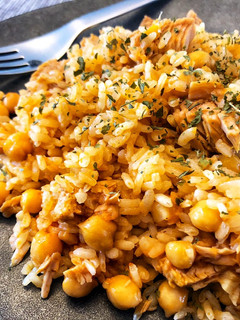 Una foto de Arroz con garbanzos y atún de lata en olla FussionCook FC7