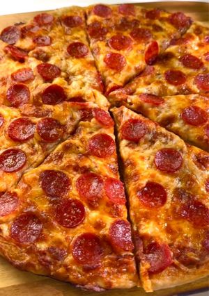 A picture of Cast Iron Frozen Sourdough Pizza 17”.