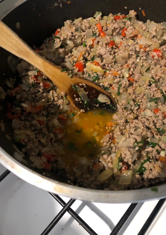 Una foto de Relleno de empanadas jugosas de carne
