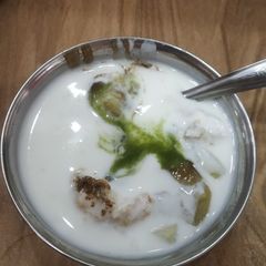 A picture of Dahi Bhalla Chaat.
