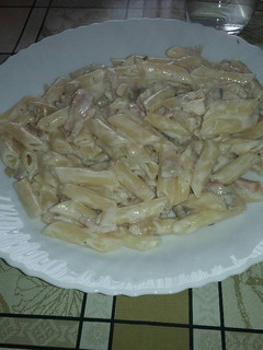 Una foto de Macarrones carbonara