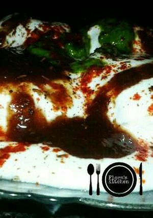 A picture of Dahi vada.