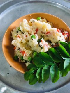 વેજ ઉપમા (Veg Upma Recipe In Gujarati) રેસીપી મુખ્ય ફોટો