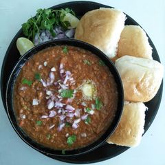 A picture of Paav Bhaaji (Mix Vegetable With Aromat Spices).