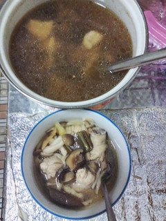剝皮辣椒雙菇雞湯 的食譜成品照片