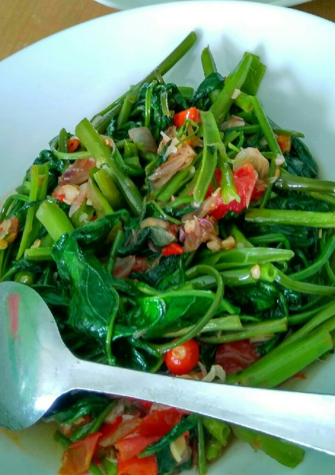 Foto resep Tumis Kangkung Terasi Pedas