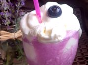 Una foto de smoothies de arándano