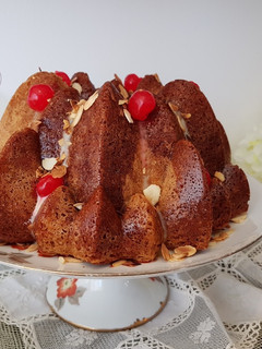 Una foto de Cherries Marraschino zebra bundt cake!!!
