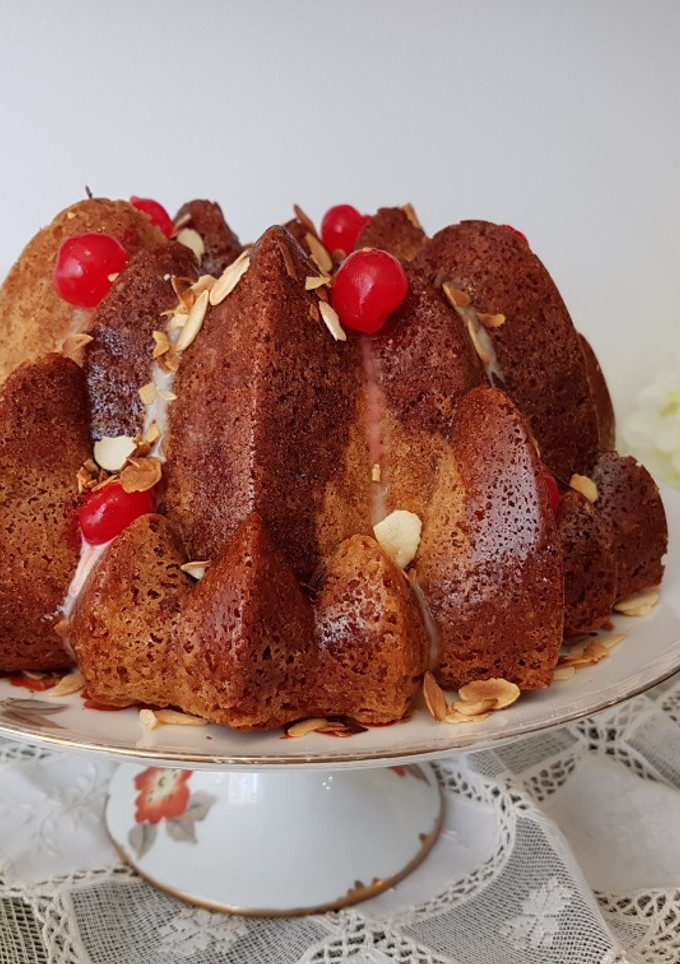Una foto de Cherries Marraschino zebra bundt cake!!!