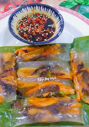 A picture of Vegetarian Bánh Bột Lọc with Fried Tofu Skin, Wood Ear Mushrooms, and Carrots.